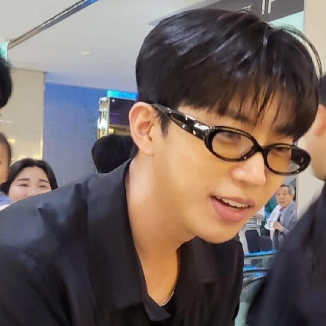 Latest photo of Lim Youngwoong