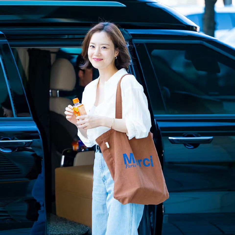 Cuplikan di balik layar dari Moon Chaewon