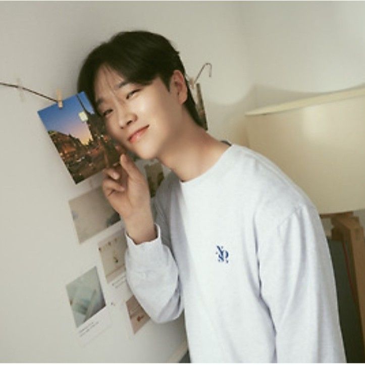 Latest photo of Song Minjun