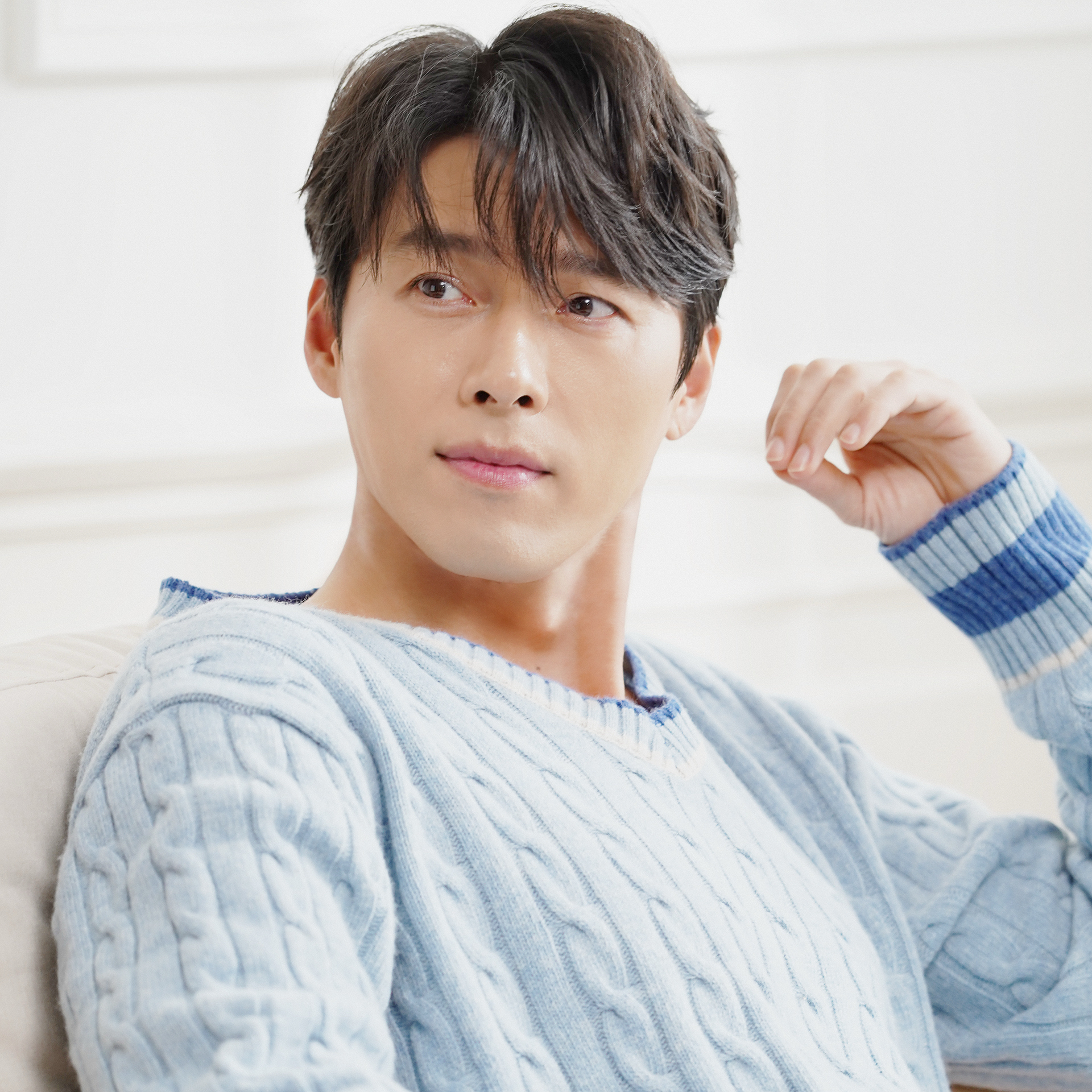 Behind-the-scenes cut of Hyun Bin