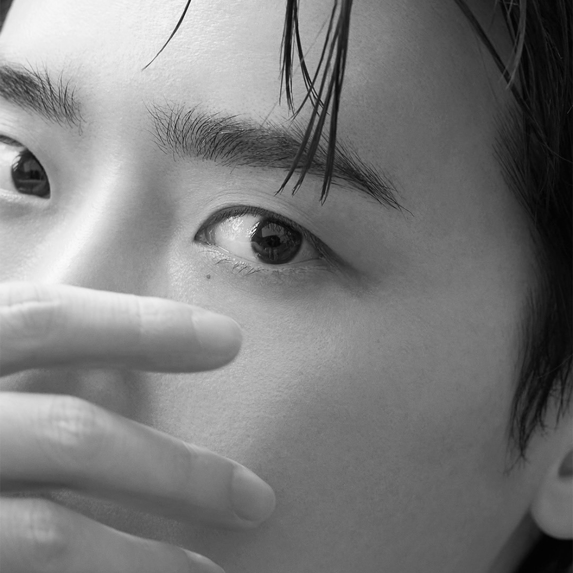 A moment captured by a fan of Lee Jongsuk