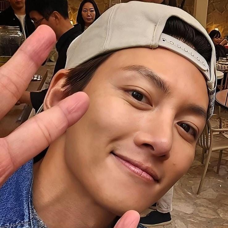 A moment captured by a fan of Ji Changwook