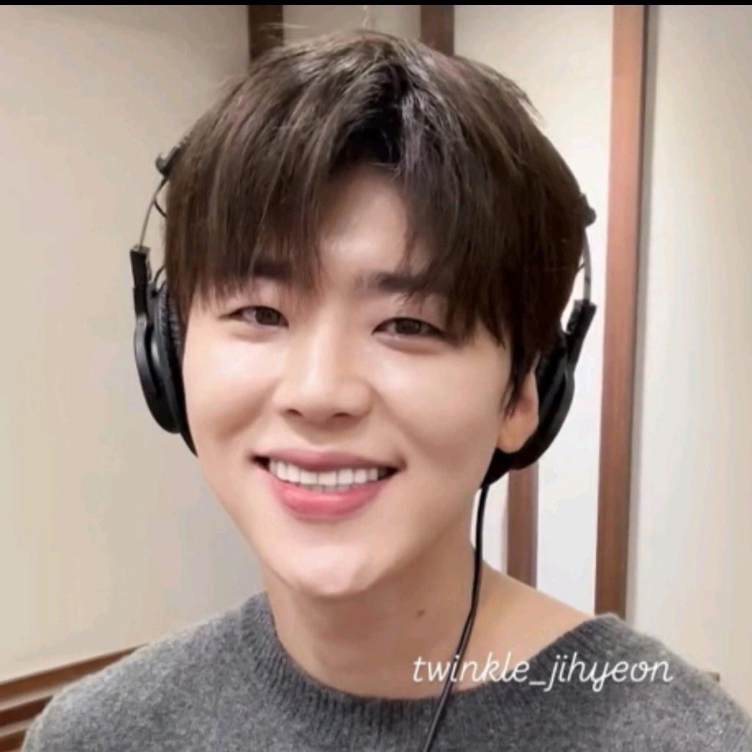 Behind-the-scenes cut of Park Jihyeon