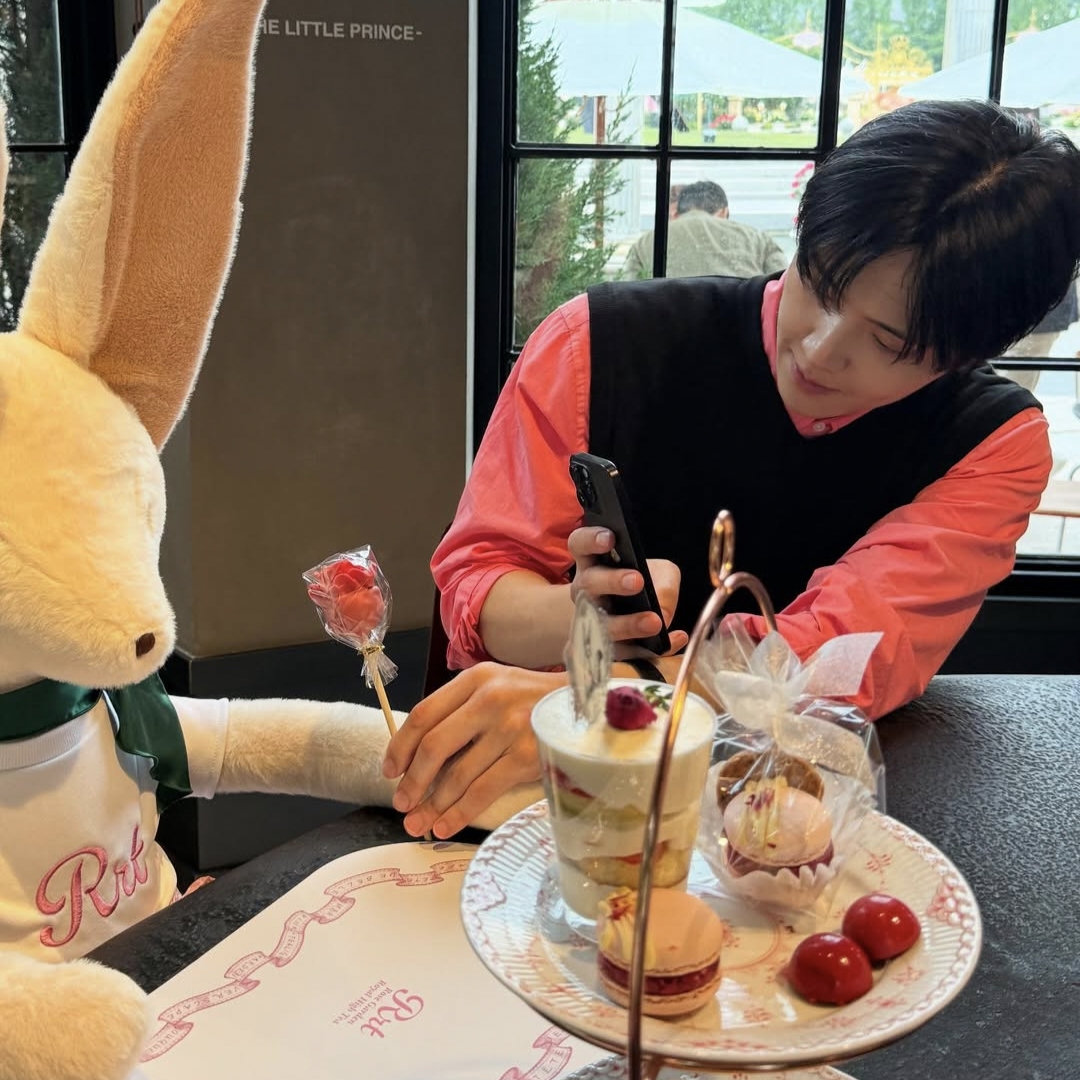 Behind-the-scenes cut of Kim Seonho