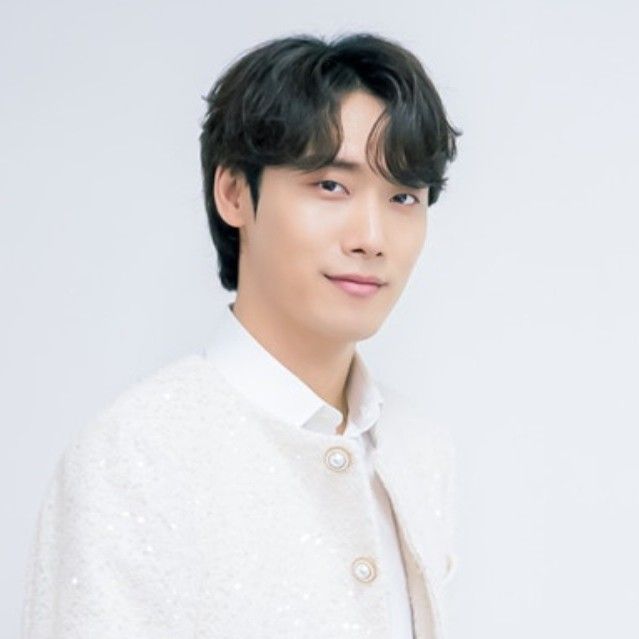 Latest photo of Choi Woojin