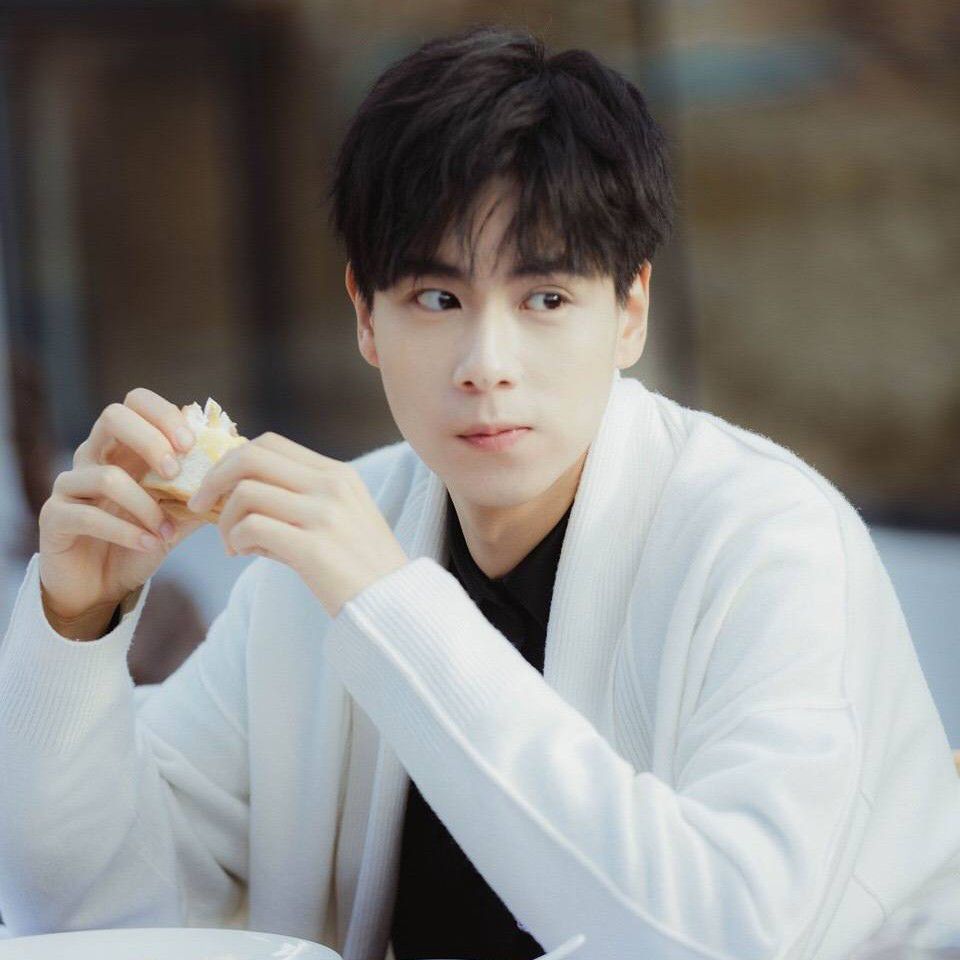 Recent activity shot of Hu Yitian