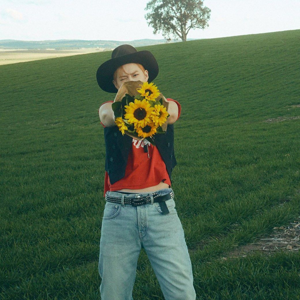 Behind-the-scenes cut of Suho