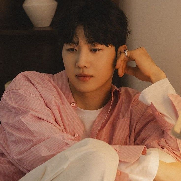 Behind-the-scenes cut of Kang Hoon