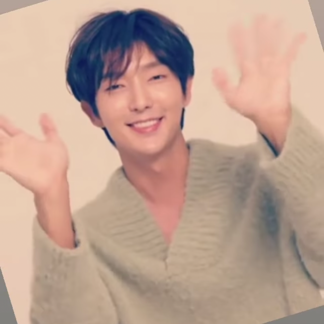 Behind-the-scenes cut of Lee Joongi