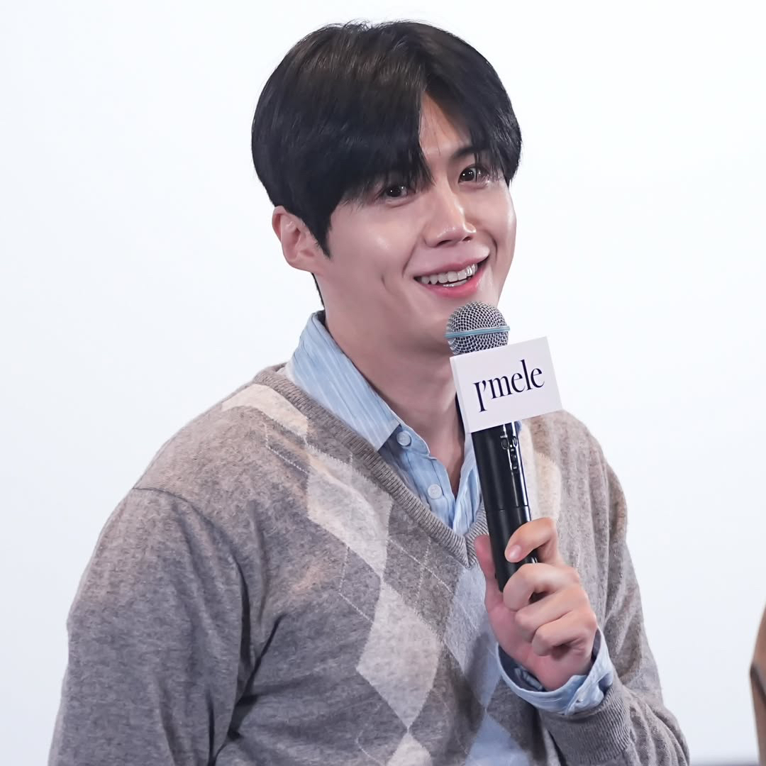 Foto kegiatan terbaru dari Kim Seonho