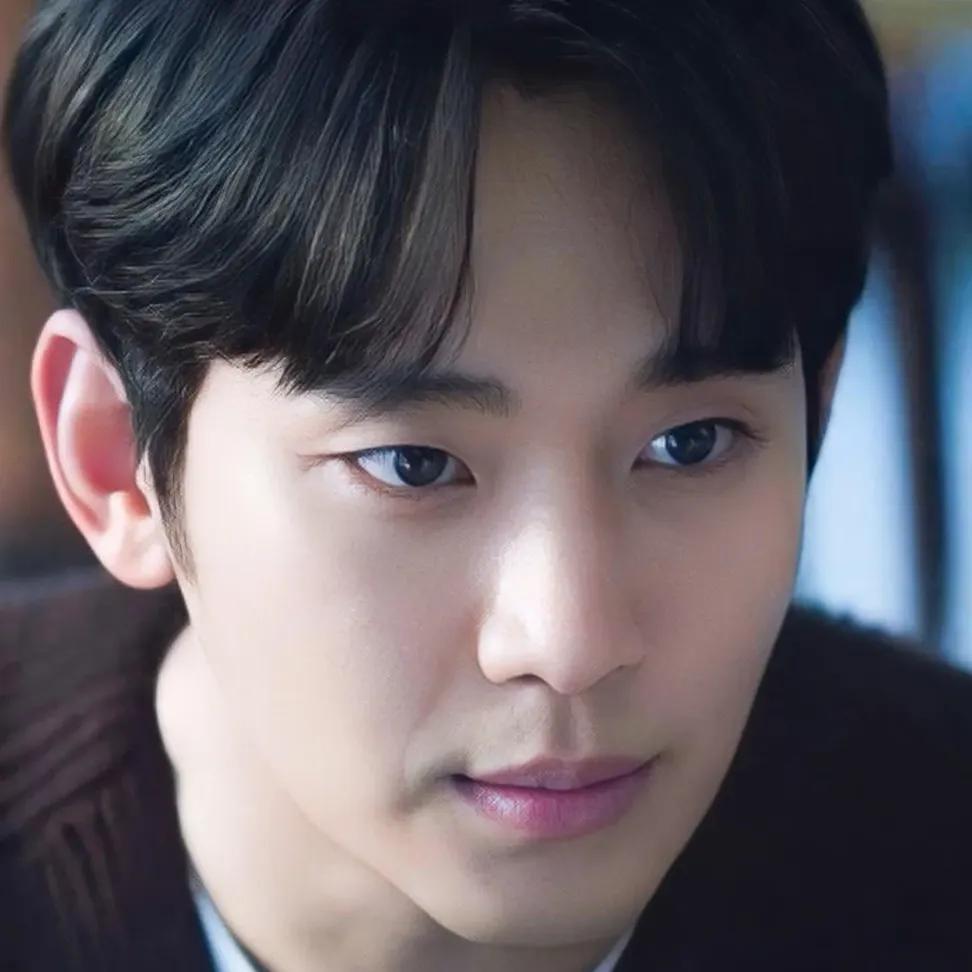 Behind-the-scenes cut of Kim Soohyun