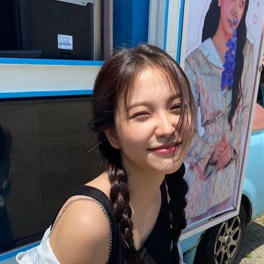 A moment captured by a fan of Yeri (1999)