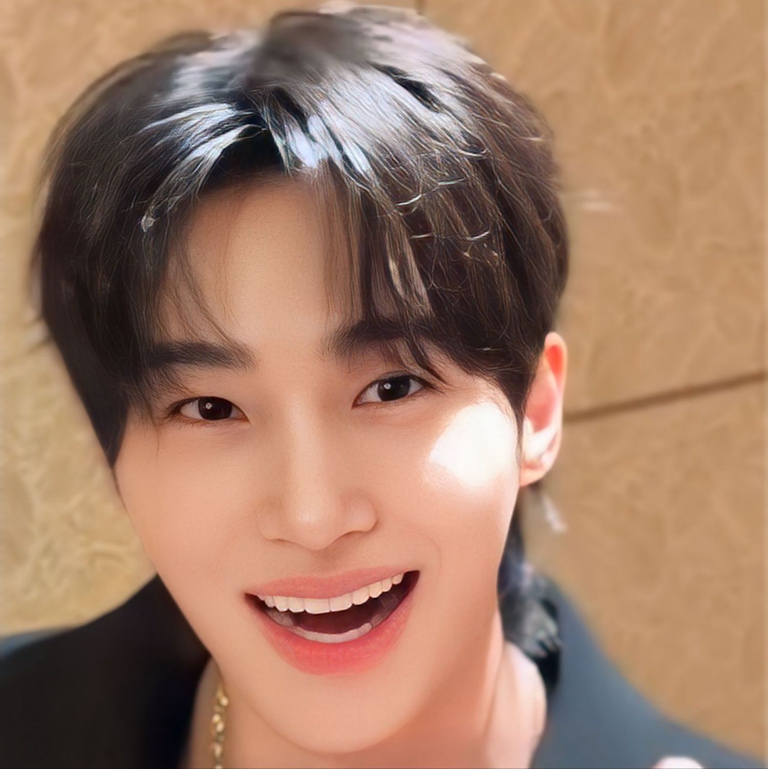 Behind-the-scenes cut of Byeon Wooseok