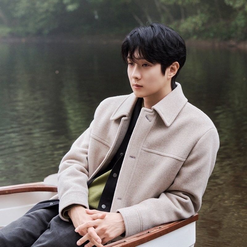 A moment captured by a fan of Choi Wooshik