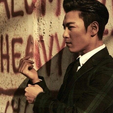 Today’s standout profile photo of T.O.P on Choeaedol Celeb