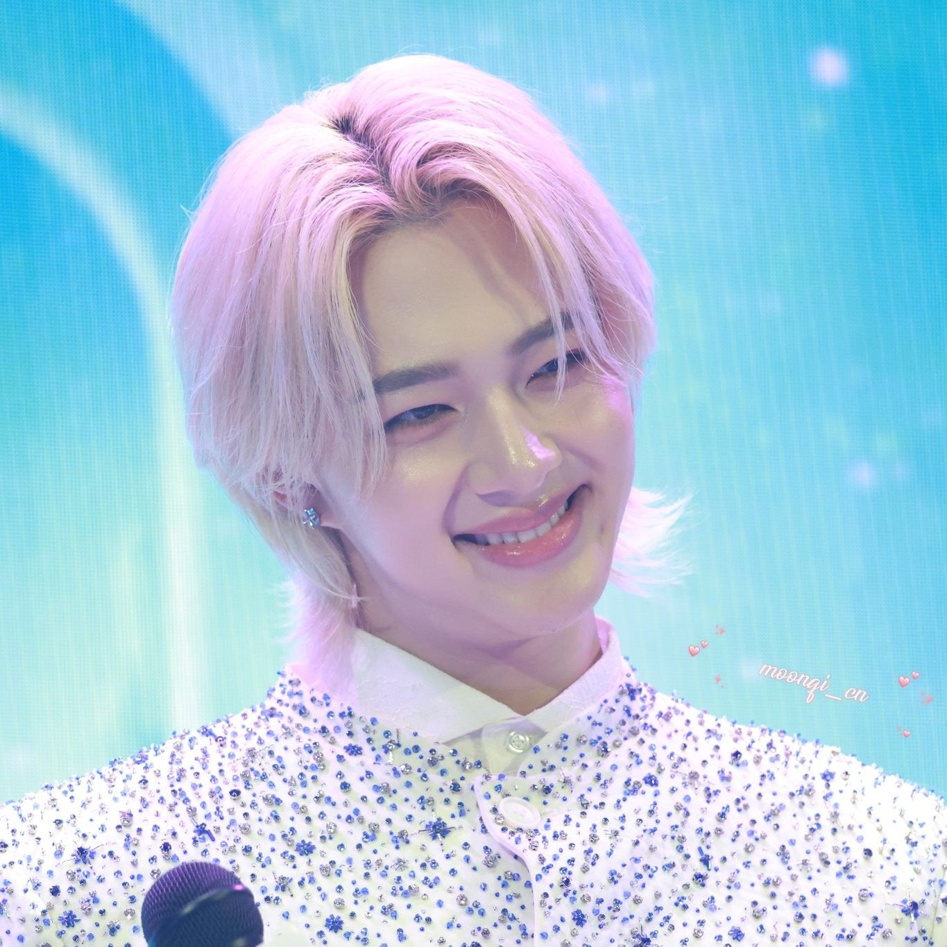 A moment captured by a fan of NuNew