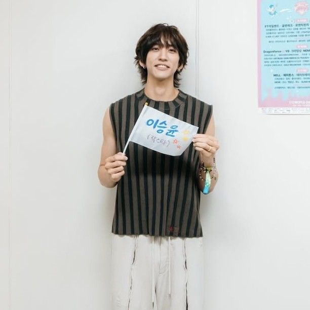 Latest photo of Lee Seungyoon