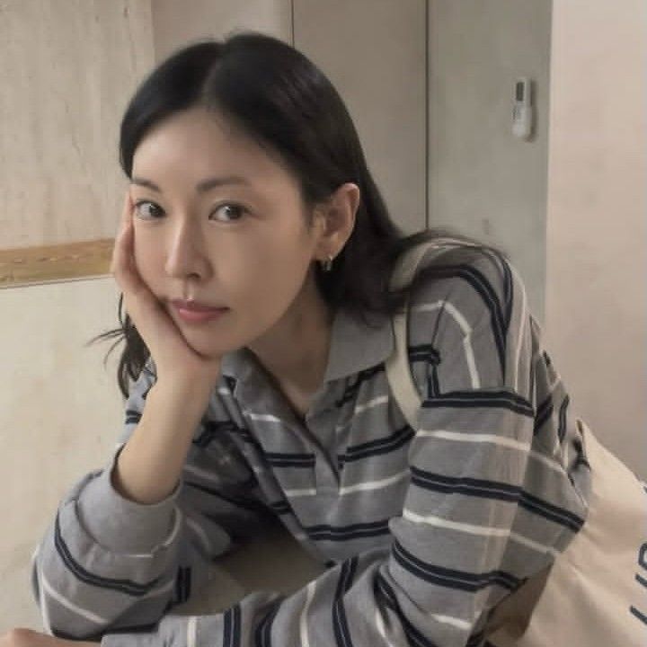 Foto terbaru dari Kim Soyeon (1980)
