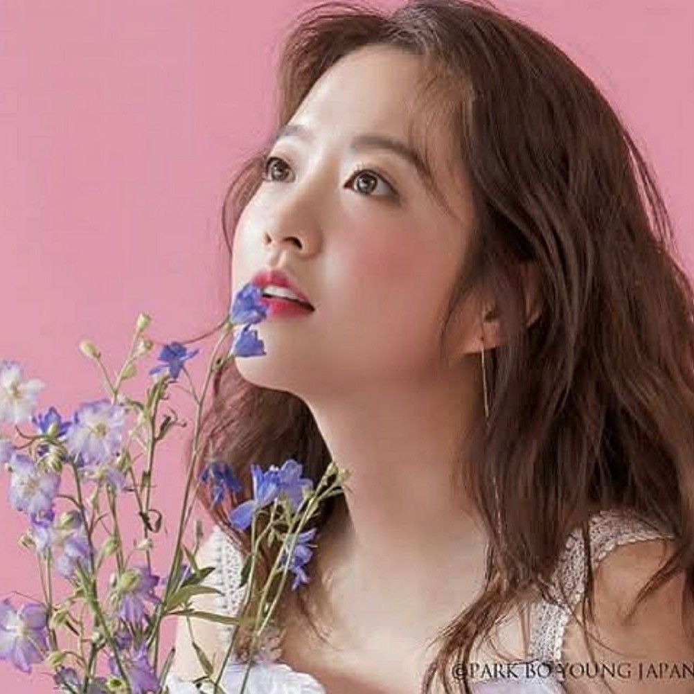 Behind-the-scenes cut of Park Boyoung