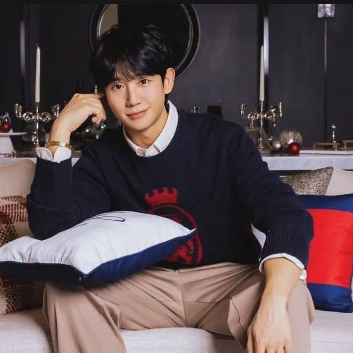 Behind-the-scenes cut of Jung Haein