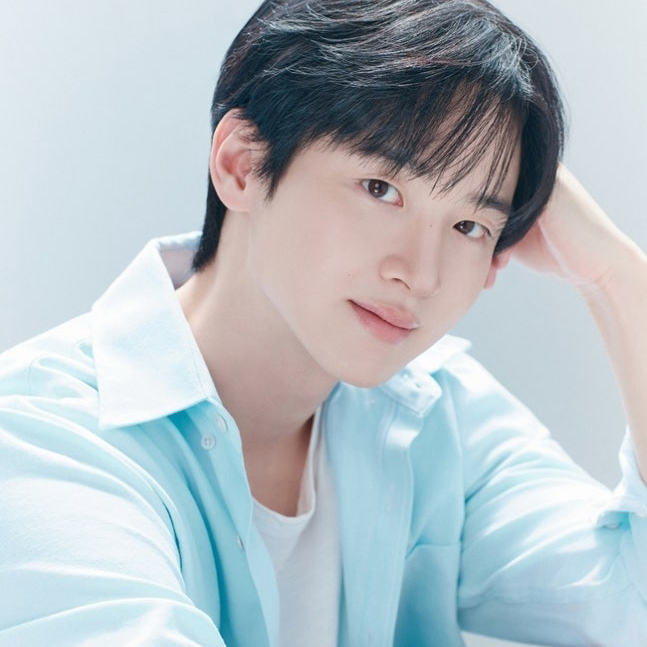 Recent activity shot of Jang Dongyoon