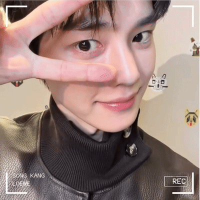 Latest photo of Song Kang