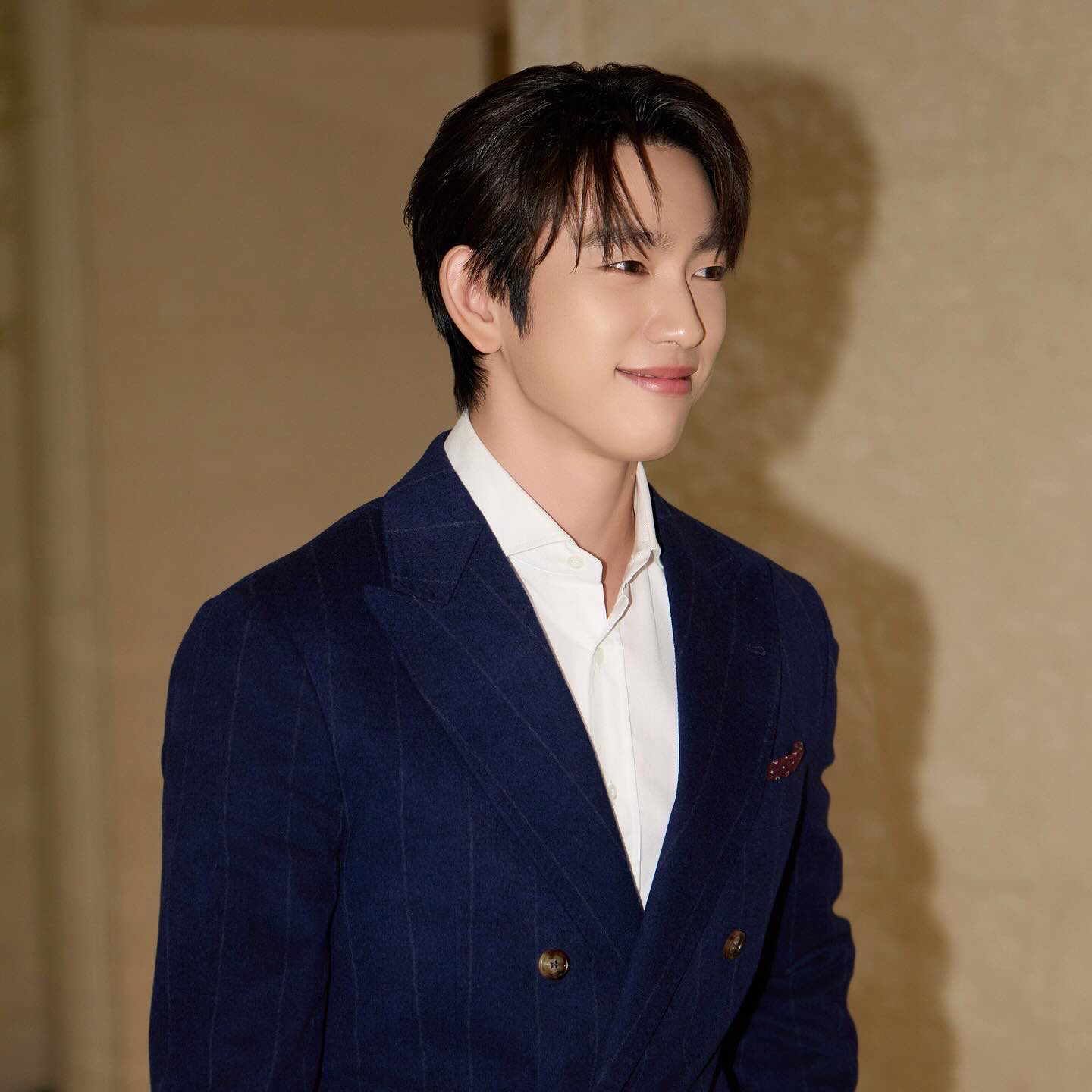 A moment captured by a fan of Park Jinyoung