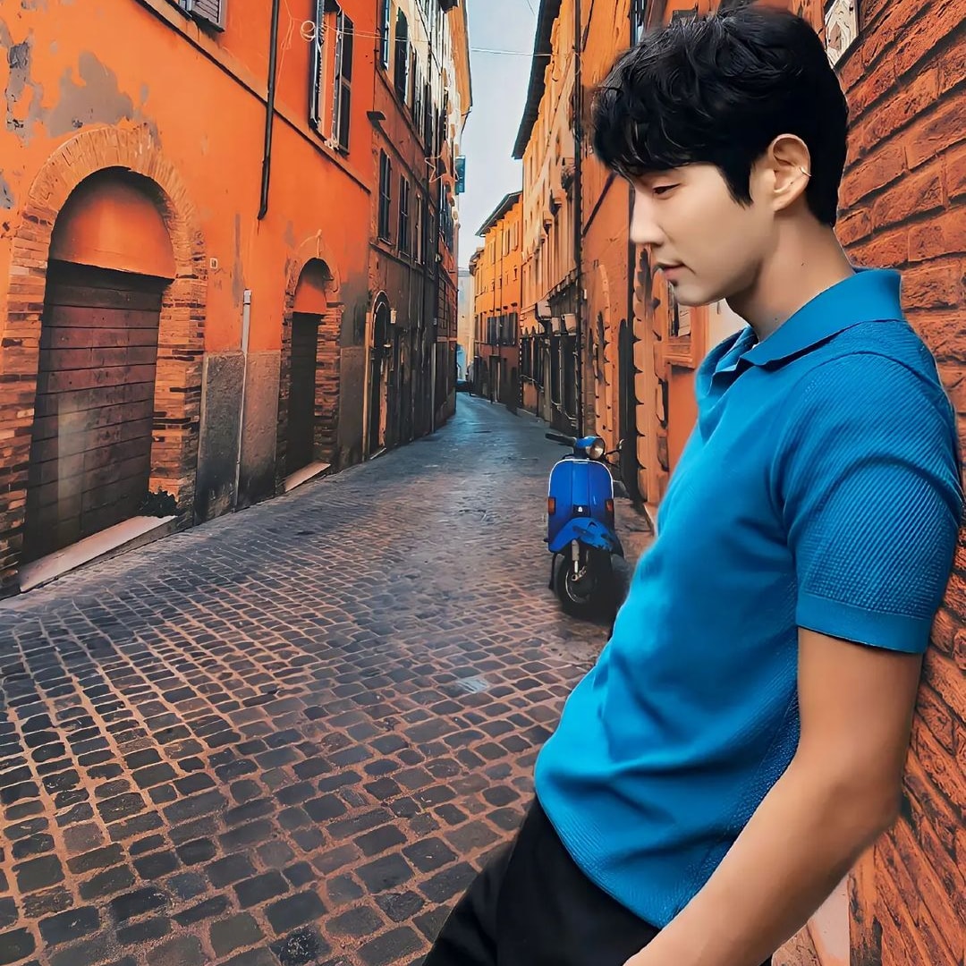 A moment captured by a fan of Lee Joongi