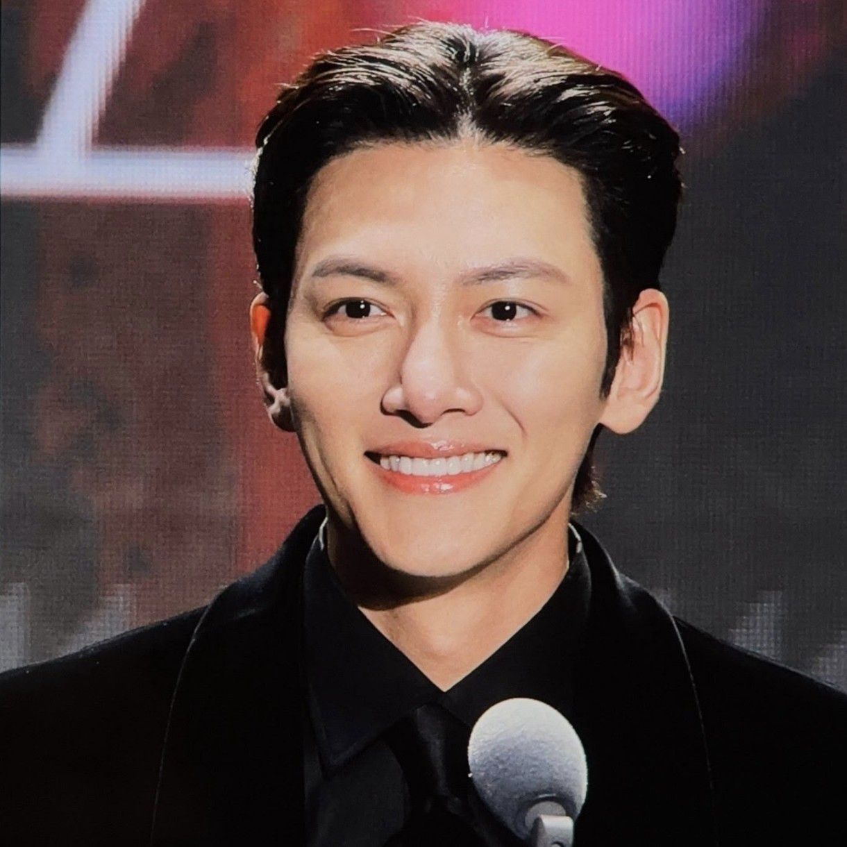 Behind-the-scenes cut of Ji Changwook