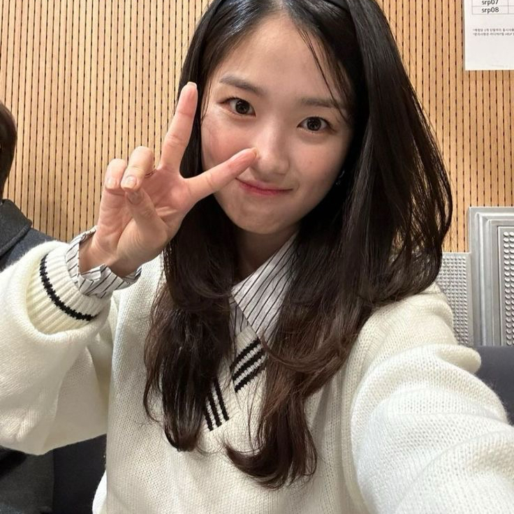 Latest photo of Kim Hyeyoon