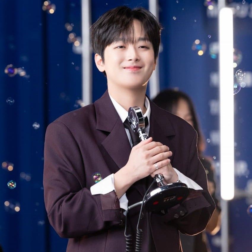 李灿元的最新照片