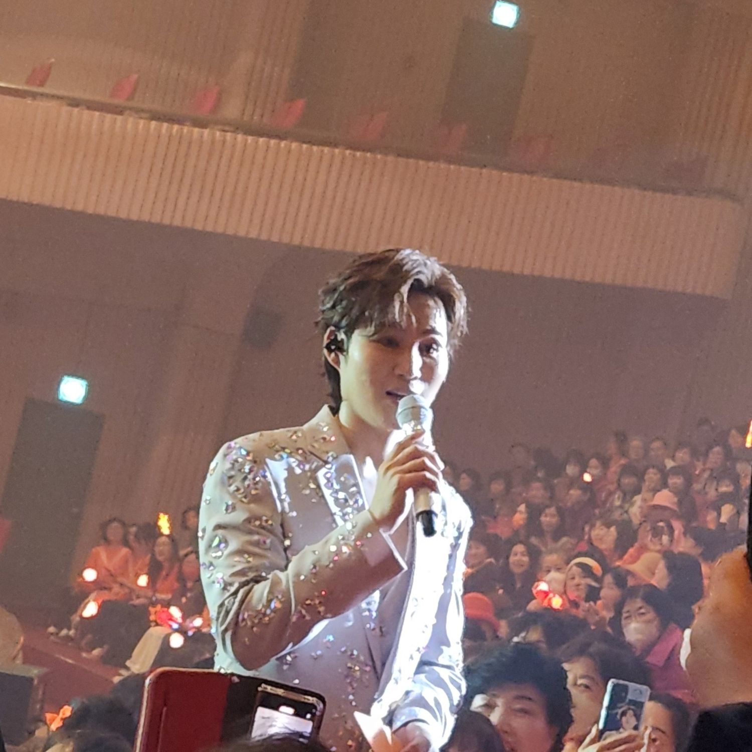 Behind-the-scenes cut of Kim Heejae