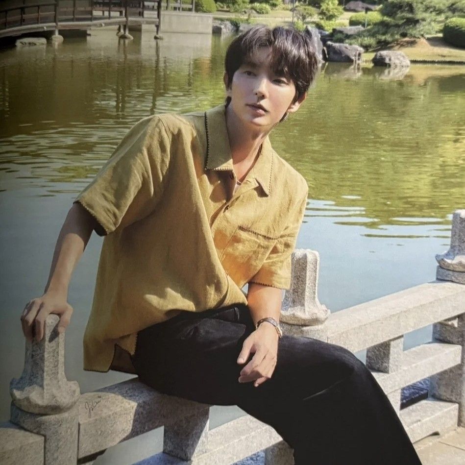 Behind-the-scenes cut of Lee Joongi