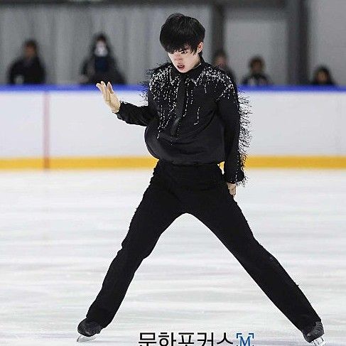 A moment captured by a fan of Cha Junhwan