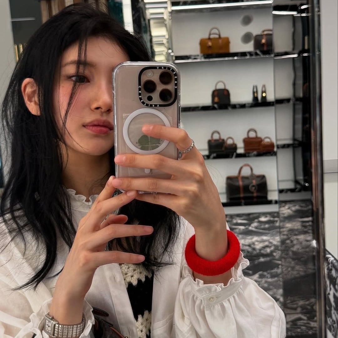 Behind-the-scenes cut of Bae Suzy