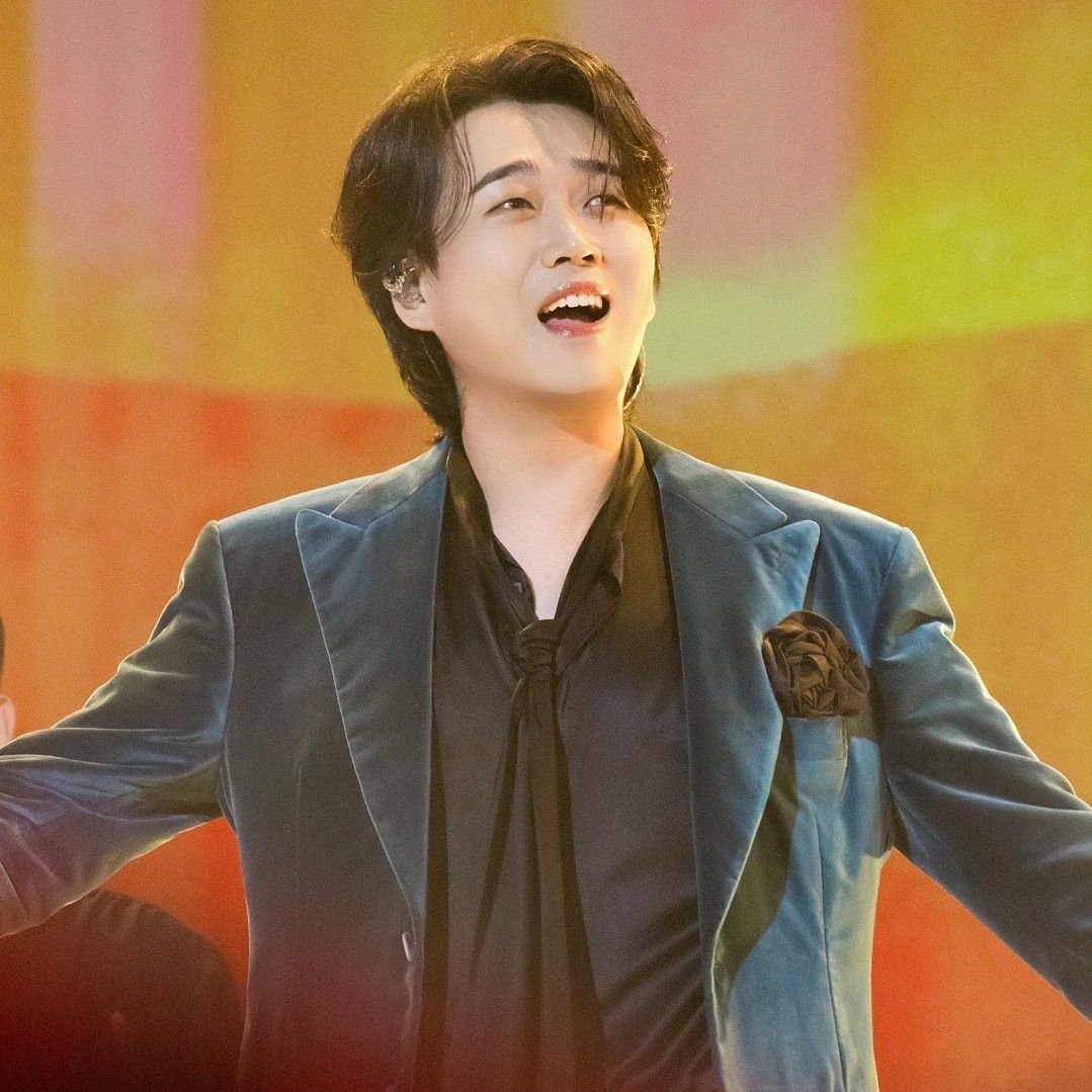 A moment captured by a fan of Hwang Youngwoong