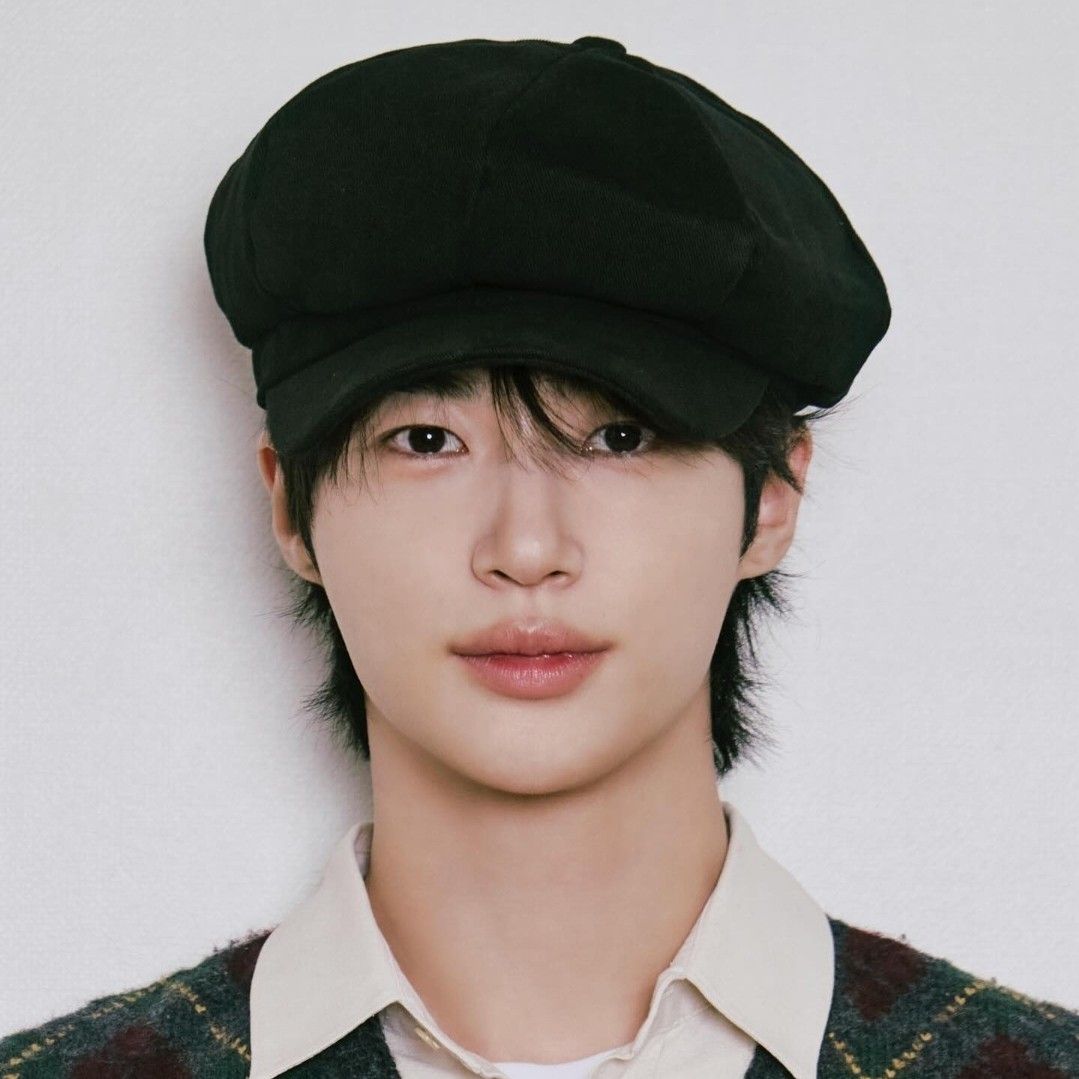 边佑锡的最新照片