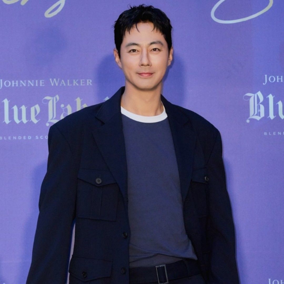 조인성 최근 활동샷