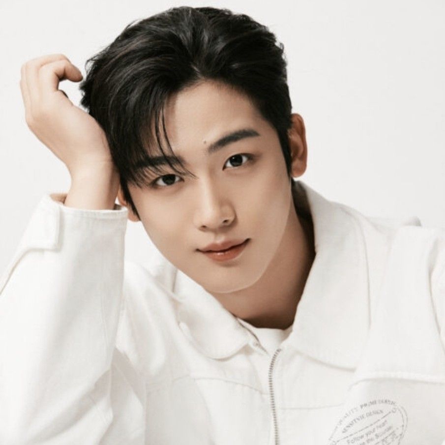 Recent activity shot of Kim Yohan