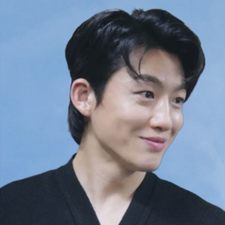 Latest photo of Shin Seungtae