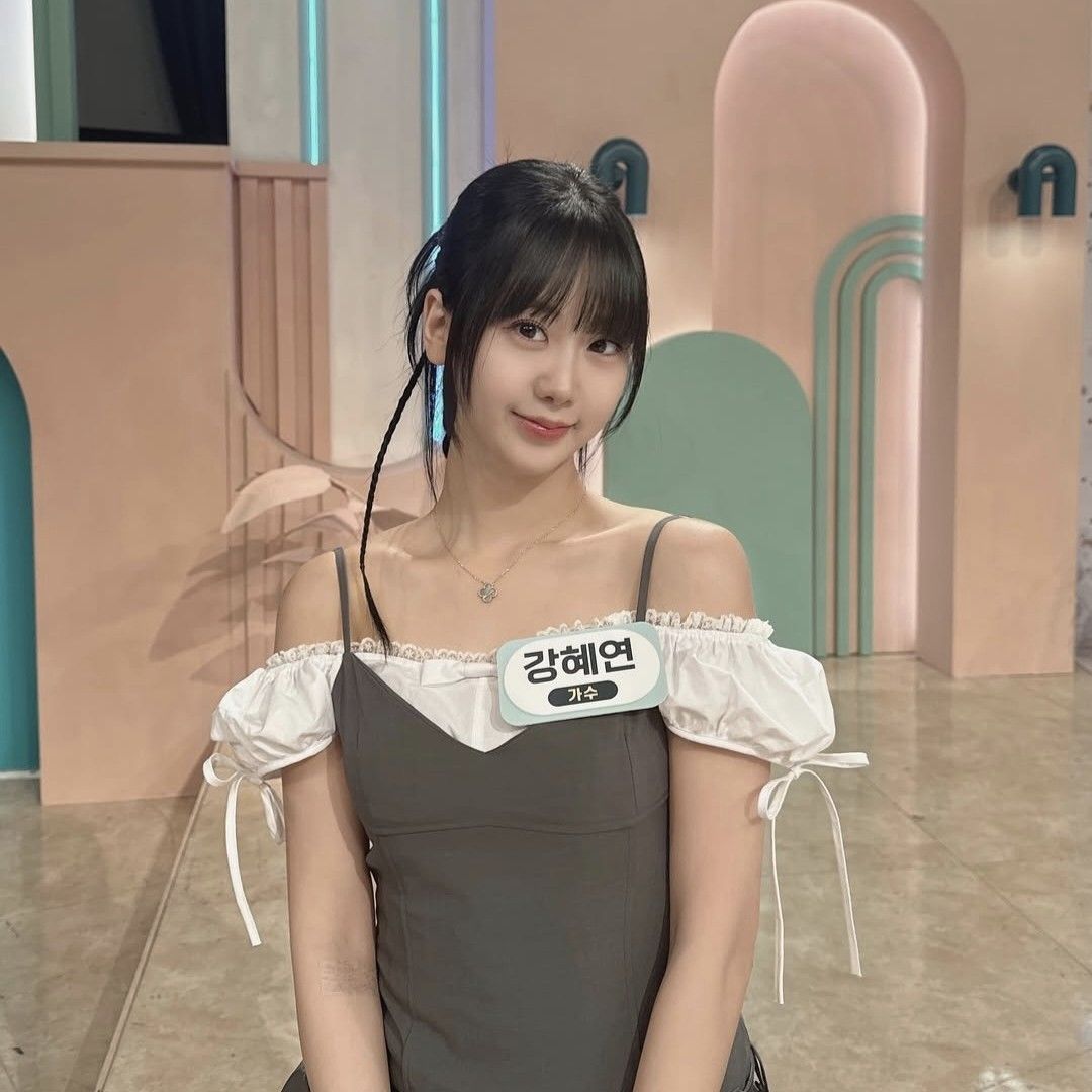 Latest photo of Kang Hyeyeon