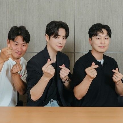 Behind-the-scenes cut of Lee Joonhyuk