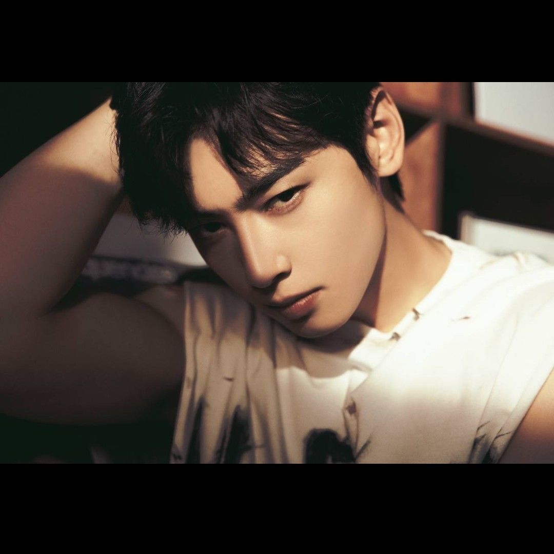 Foto kegiatan terbaru dari Cha Eunwoo