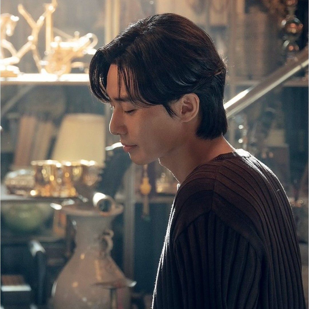 Behind-the-scenes cut of Park Seojoon