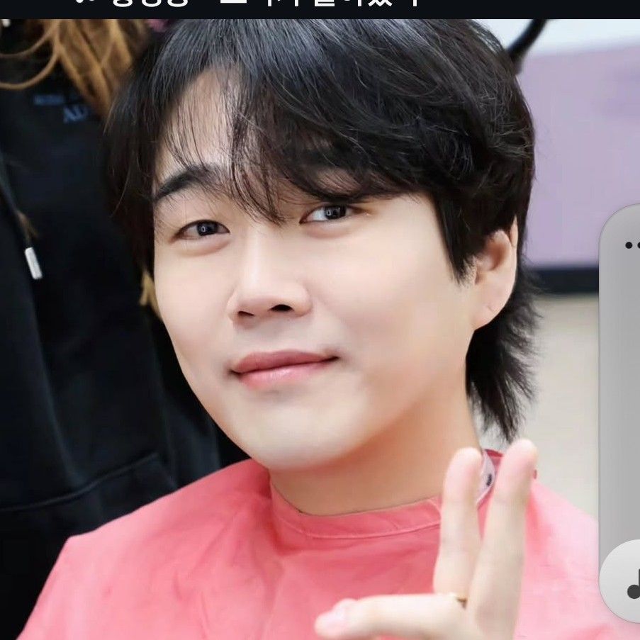 Behind-the-scenes cut of Hwang Youngwoong