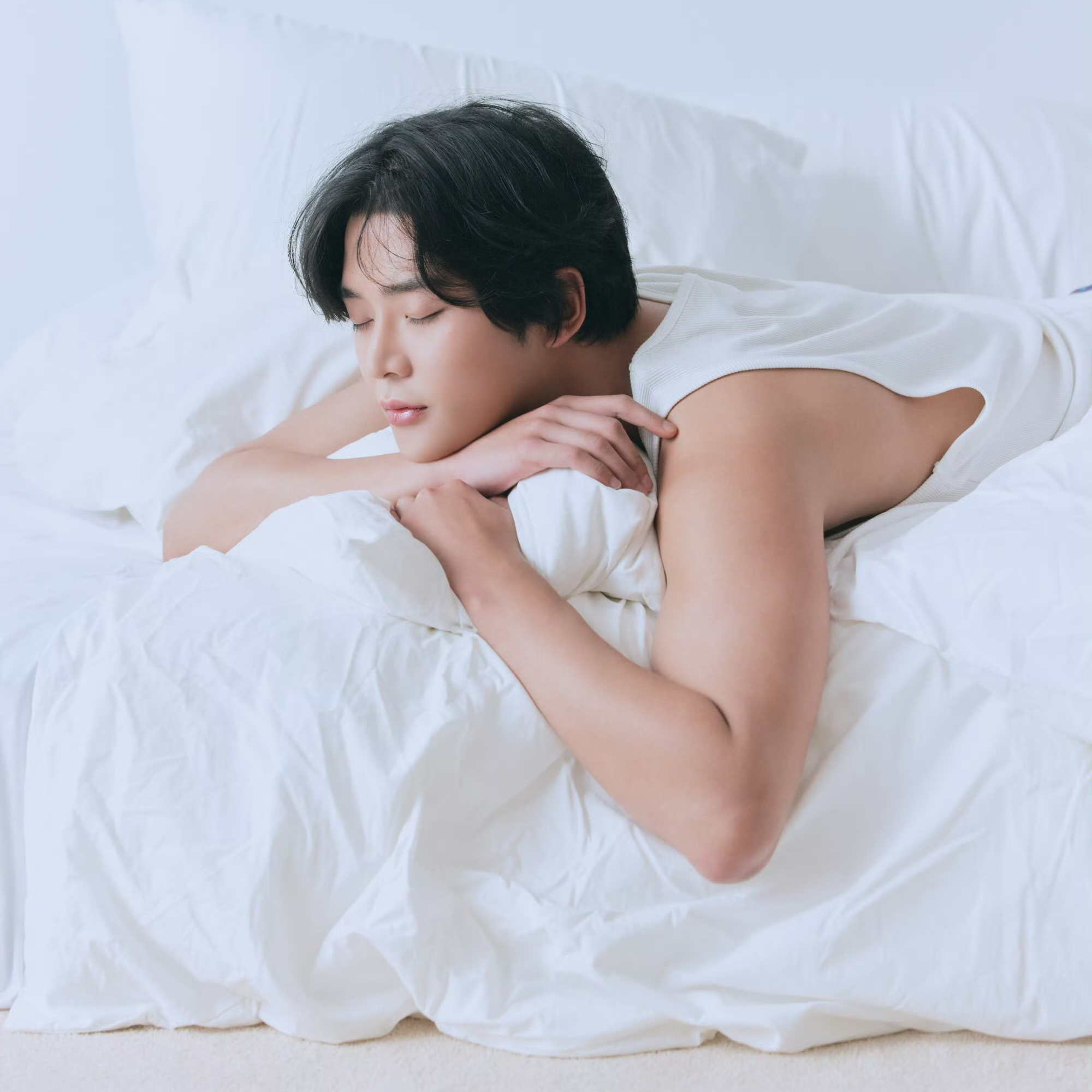 로운의 비하인드 컷