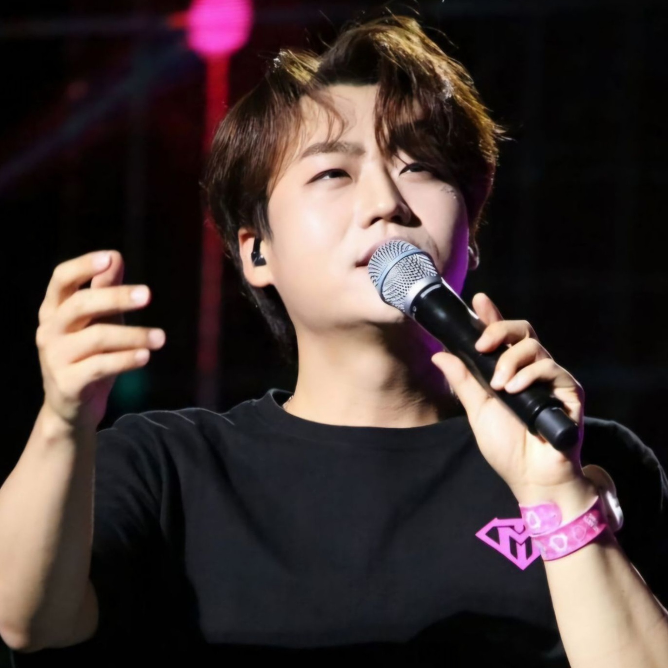 A moment captured by a fan of Min Soohyun