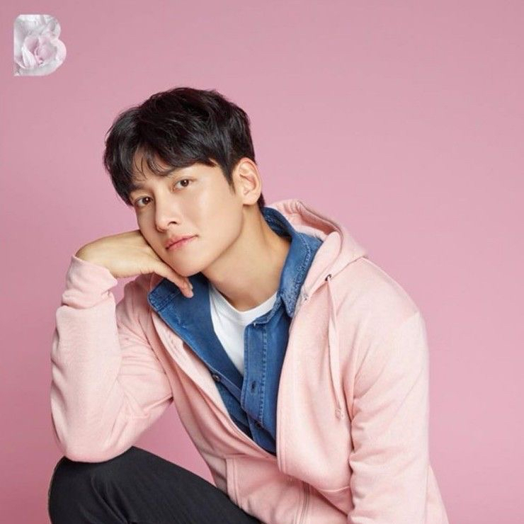 Behind-the-scenes cut of Ji Changwook