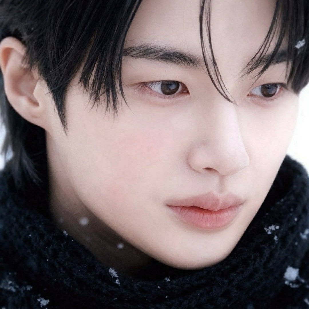 粉丝拍下的边佑锡瞬间