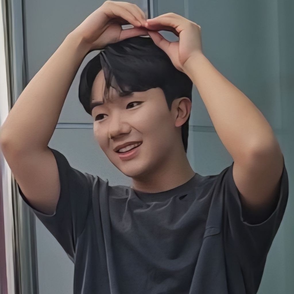 Behind-the-scenes cut of Nam Seungmin